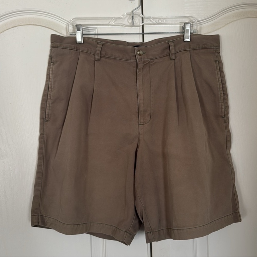 GRANT THOMAS Olive Green Khaki Pleat Front Shorts Size 36 9” Inseam EUC $75